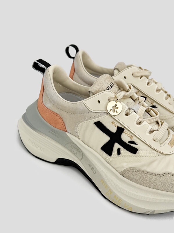 Exit BCN — PREMIATA — HILL 8522 — vista 2 de 6