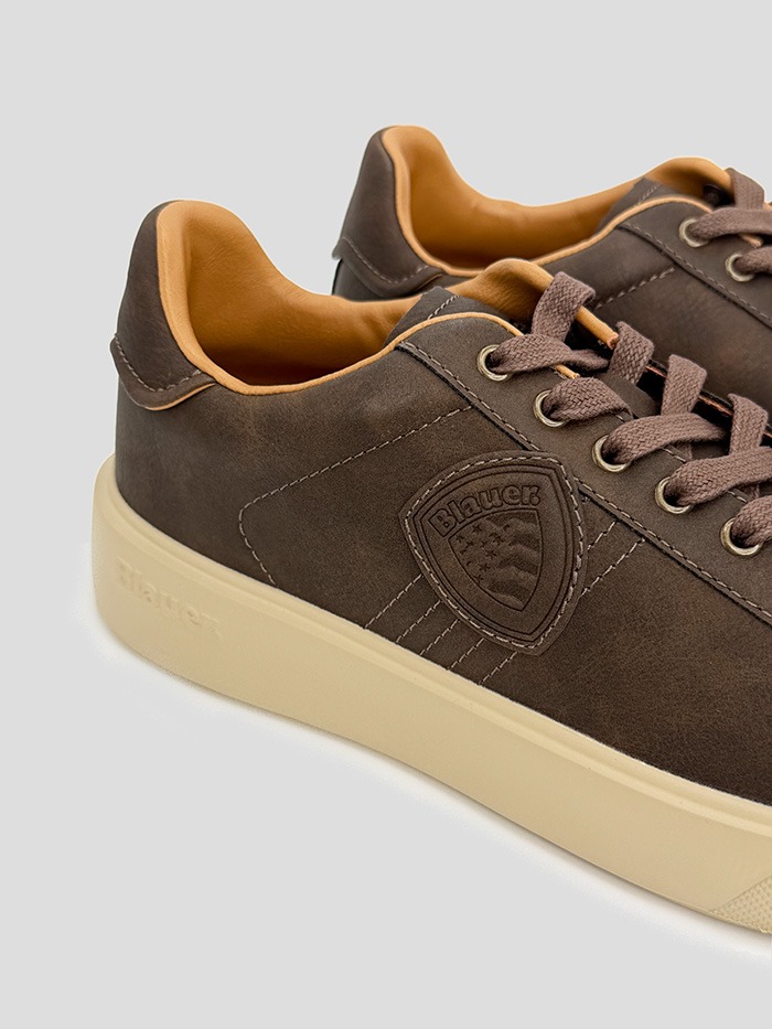Exit BCN — BLAUER — BUCK BROWN — vista 2 de 5