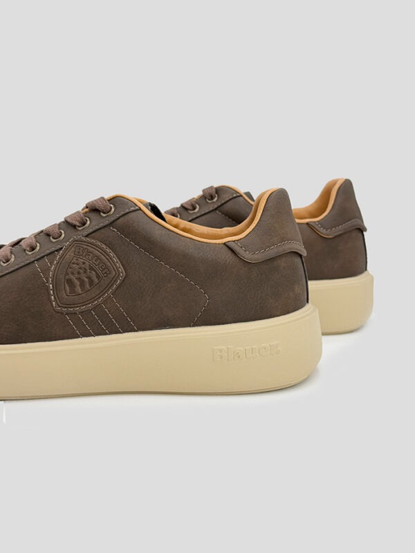 Exit BCN — BLAUER — BUCK BROWN — vista 4 de 5