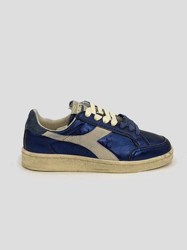 Exit BCN — DIADORA — PRESTIGE METAL — vista en catálogo
