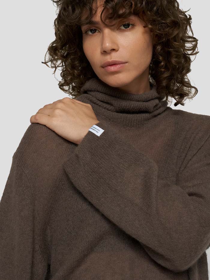 Exit BCN — 10days — TURTLENECK — vista 3 de 6